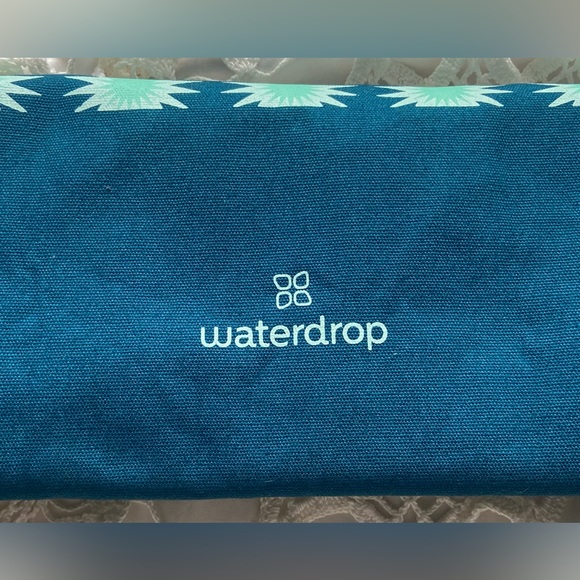 Waterdrop backpack. Drawstring adjustable straps. Water resistant. - Picture 3 of 6